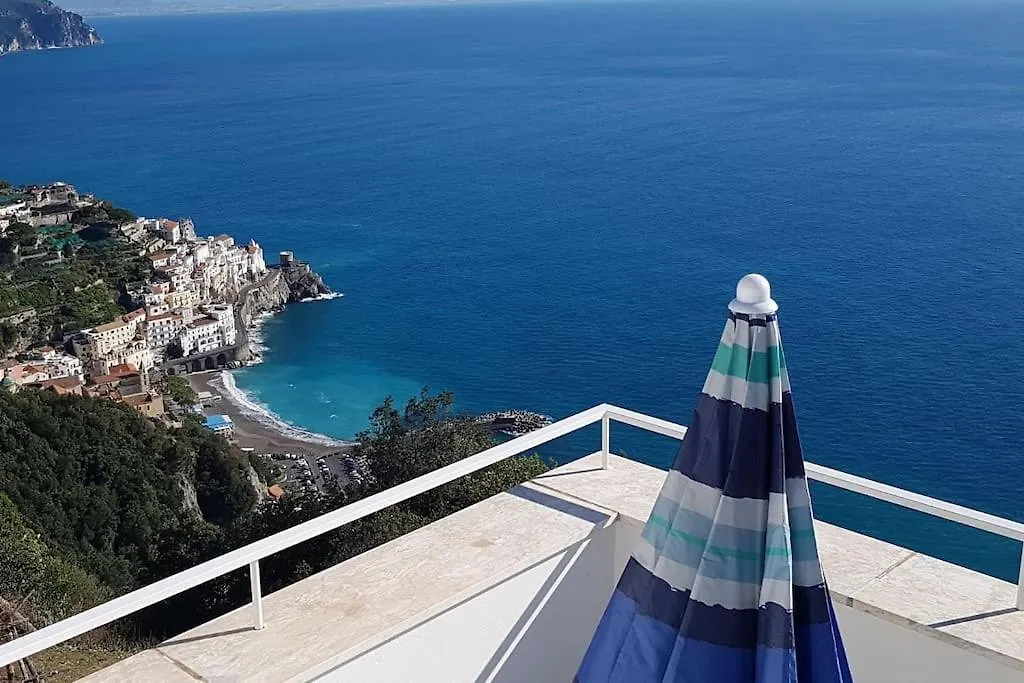 Casa Vacanze La Rosa Del Mare Amalfi Włochy
