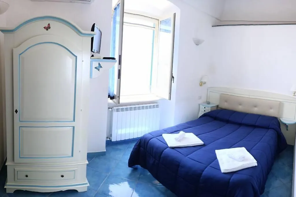 Casa Vacanze La Rosa Del Mare Amalfi 0*,  Włochy