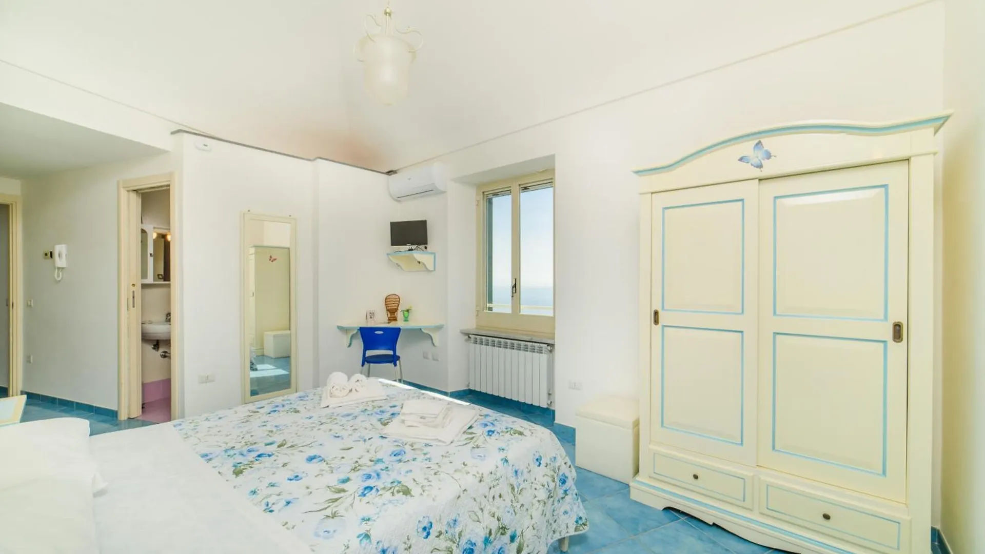 Casa Vacanze La Rosa Del Mare Amalfi Italia